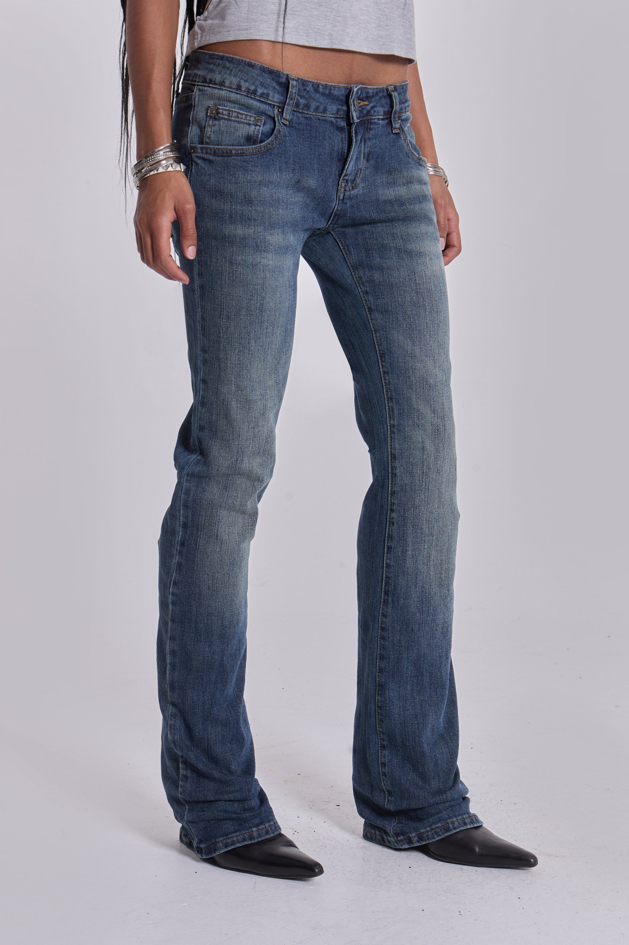 Cooper Bootcut Jeans in Mid Blue